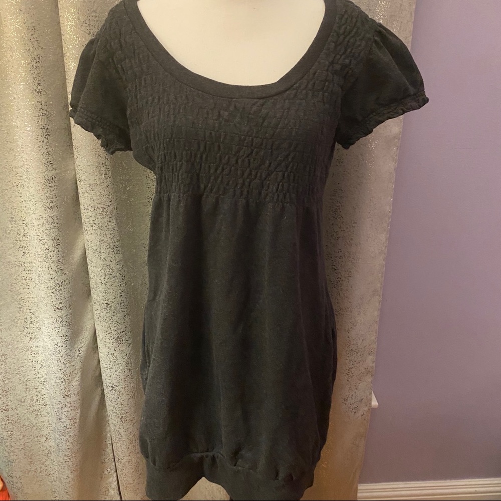 KENSIE SHORT SLEEVE DRAPED KNIT DRESS WITH POCKETS